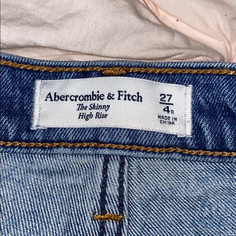 NWOT Abercrombie Jeans - Picture 2 of 6
